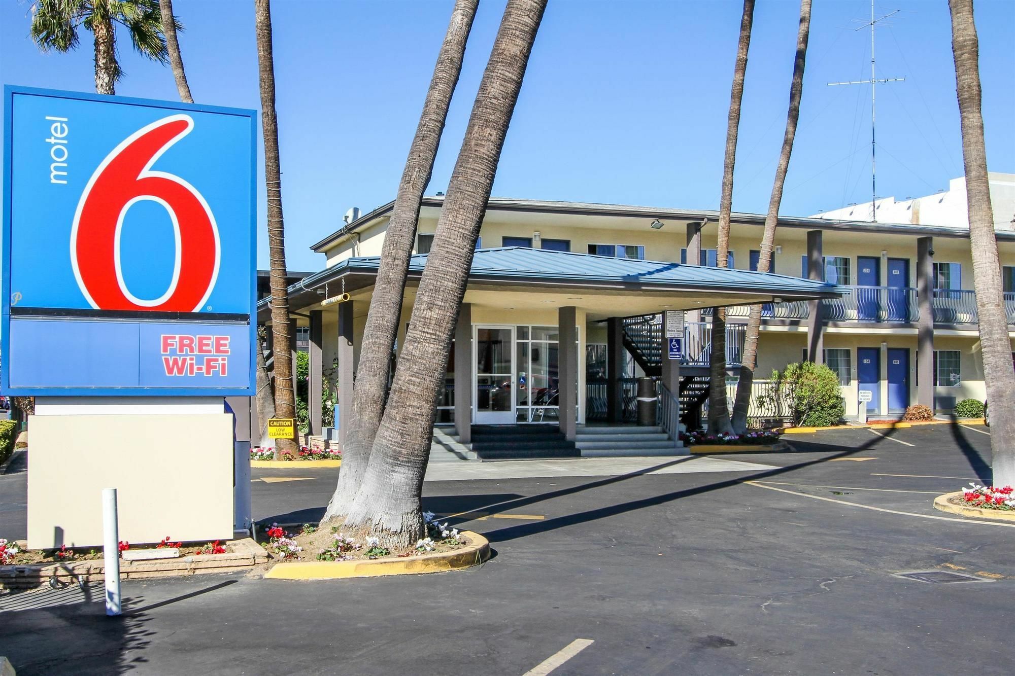 Motel 6 San Diego, Ca Airport Harbor Exterior foto